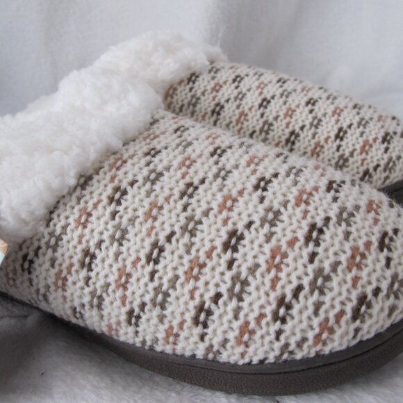 NWT - Muk Luks Clog Slippers - Medium (7-8) - Picture 7 of 10